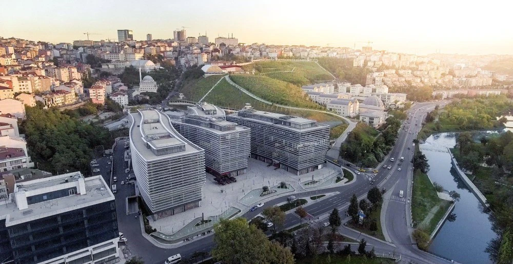 Новые студии, квартиры и дуплексы под аренду в большой резиденции с бизнес-центром, Кягытхане, Стамбул, Турция