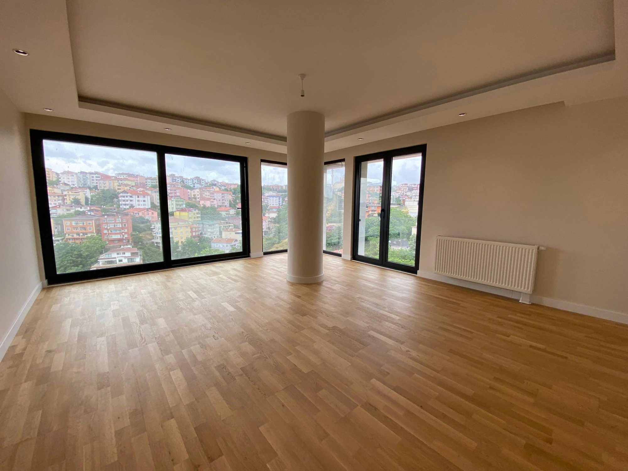 Малоэтажная резиденция с бассейнами, конференц-залами и видом на Босфор в престижном районе Ускюдар, Стамбул, Турция